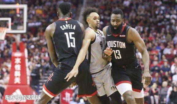 杰倫閃耀NBA頒獎(jiǎng)夜，季后賽雙MVP與冠軍戒指亮相，球迷熱議不斷