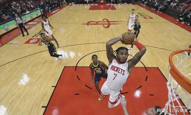 小史密斯助攻引爆全場，惠特摩爾雙手暴力砸扣震撼NBA