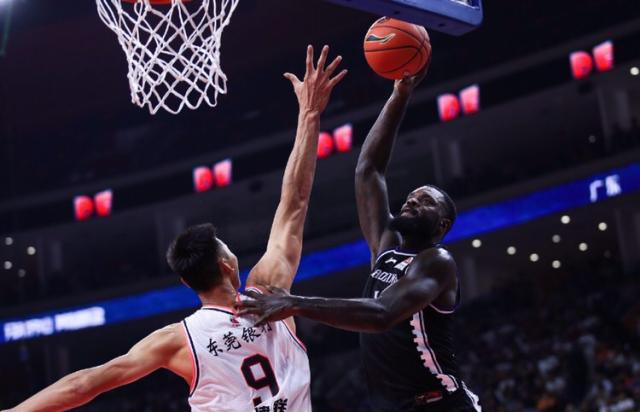 鶯歌，專注籃球，生意場上見真誠