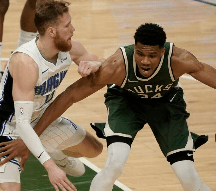 庫里手感遇冷，NBA賽場流言板掀起波瀾——連續(xù)兩次三分嘗試不中的挑戰(zhàn)