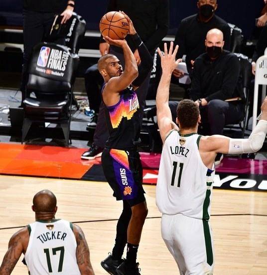 陳林堅展現(xiàn)自律本色，NBA球員表態(tài)愿留隊，見證一位球員的卓越與堅持