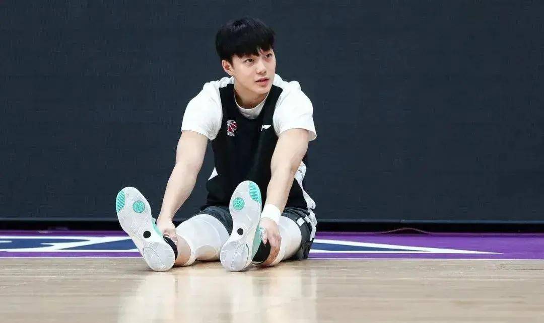 付政浩，胡明軒帶病成為救世主，流感之戰(zhàn)中的CBA超巨發(fā)揮