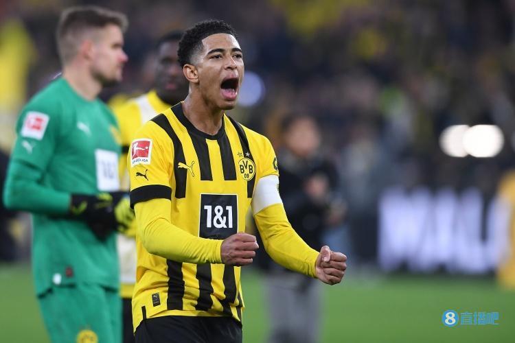 烏龍采訪引發(fā)風(fēng)波，多特總監(jiān)凱爾女友記者認(rèn)錯(cuò)球員，尷尬與怒火交織