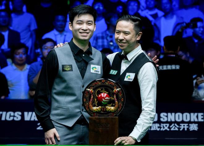 斯諾克武漢公開賽，丁俊暉意外失利，趙心童與肖國棟強勢晉級32強