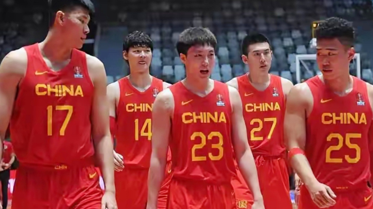 中國(guó)男籃在亞洲杯的起伏與挑戰(zhàn)，從連續(xù)奪冠到止步八強(qiáng)的思考