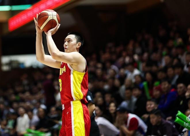 不甘心！胡明軒錯(cuò)失三分球后的遺憾與堅(jiān)持