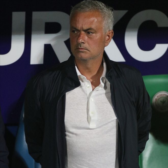 奧斯梅恩致電曼城后衛(wèi)阿坎吉，轉(zhuǎn)會加拉塔薩雷的誘人前景