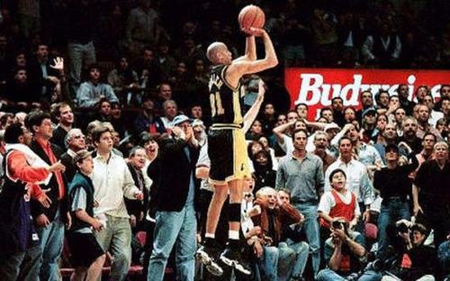 復(fù)古風(fēng)潮來襲，NBA步行者重燃米勒時(shí)代經(jīng)典球衣的現(xiàn)代演繹