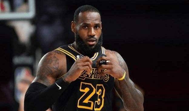 近距離觀看詹姆斯熱身訓(xùn)練，39歲的老詹身體狀態(tài)令人驚嘆