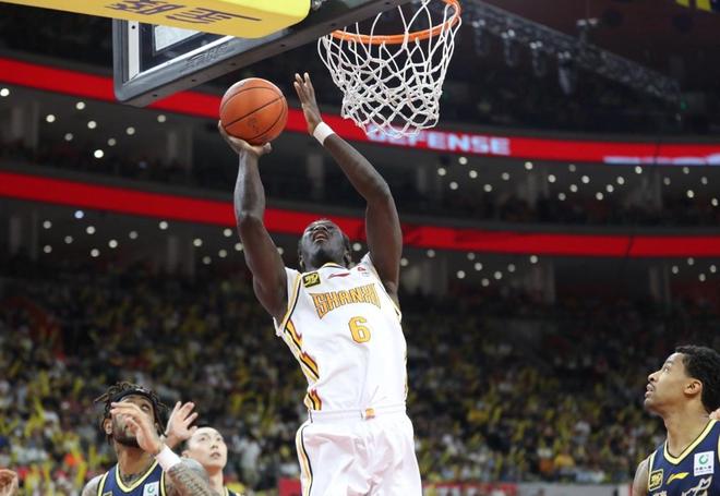 寧波男籃再添強援，CBA防守大閘加盟，上賽季場均貢獻7分6板2帽的巨星閃耀