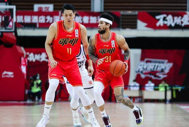 寧波男籃再添強援，CBA防守大閘加盟，上賽季場均貢獻7分6板2帽的巨星閃耀