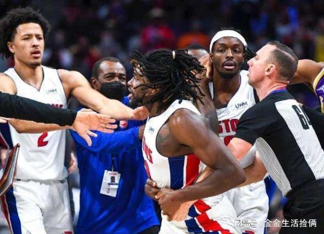 斯圖爾特助攻哈達威引爆三分風暴，激情捶胸展現(xiàn)狂野一面