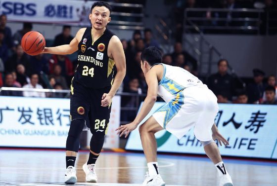 中國男籃遭遇挑戰(zhàn)，打韓國三分球命中率驟降，小組賽場次起伏跌宕