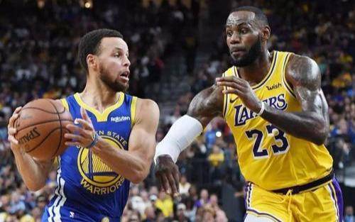 濃眉哥展現(xiàn)半場神勇，三分亮眼罰球失誤，半場拿下17分引領球隊前行