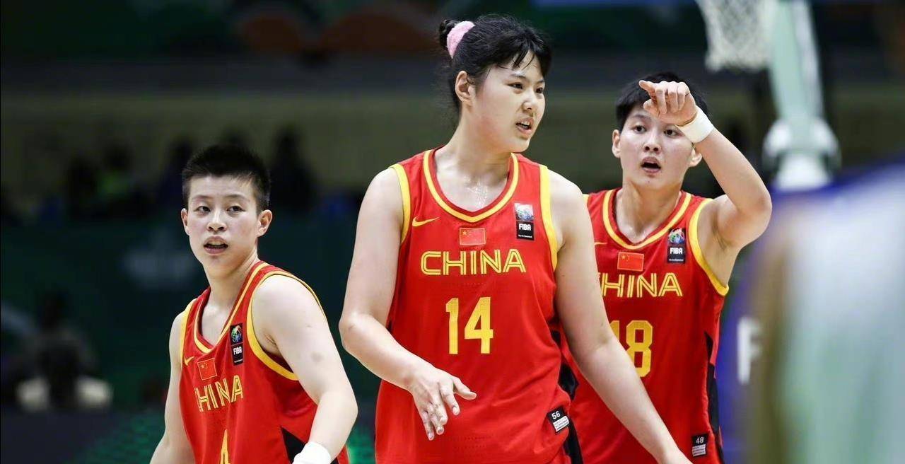 佩奇贊李月汝，場上多面手，三分球技藝超群