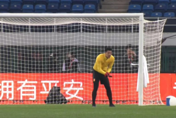 國足激戰(zhàn)印尼，NBA式緊張氛圍！最便宜三檔門票售罄，熱血球迷熱情不減