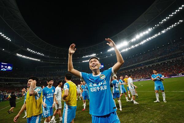 足協(xié)杯之王上源，為河南足球創(chuàng)造歷史，這是他最好的獎(jiǎng)勵(lì)