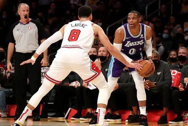 建議，雙刃劍球員威斯布魯克，NBA賽場(chǎng)上的實(shí)力與爭(zhēng)議交織