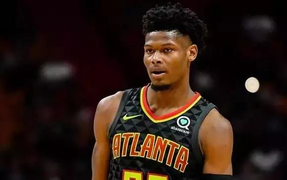 雷迪什追身三分頻頻打鐵，湖人球迷瘋狂質(zhì)疑，他到底在搞什么？