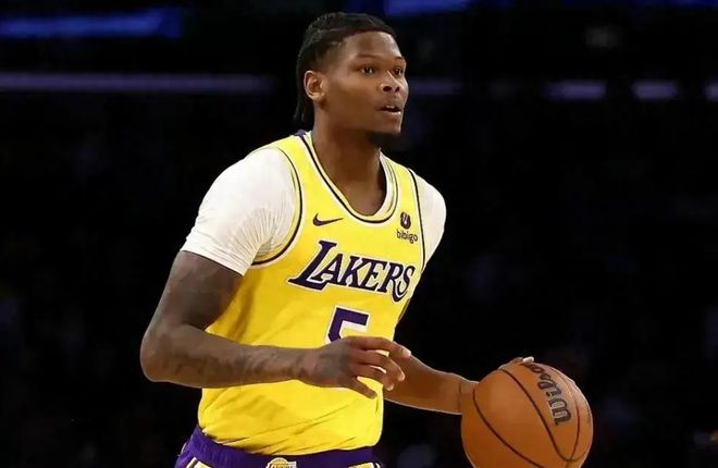 雷迪什追身三分頻頻打鐵，湖人球迷瘋狂質(zhì)疑，他到底在搞什么？