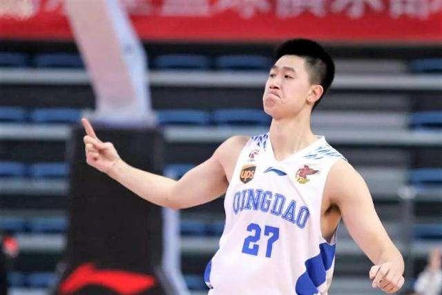 鞏曉彬，歸化并非長久之計，中國籃球之根在青訓(xùn)