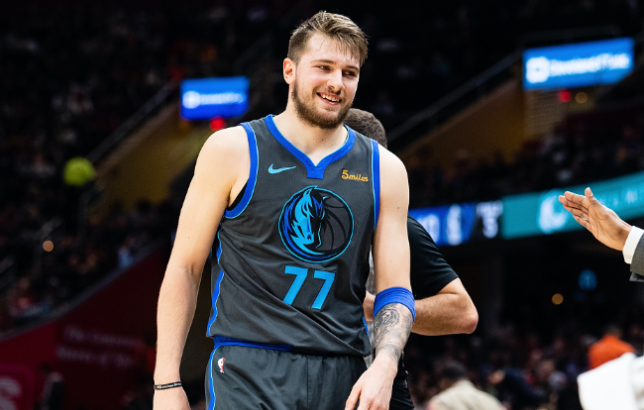 斯盧茨基遭遇傷病陰霾，李可與路易斯相繼倒下，于漢超閃耀星光