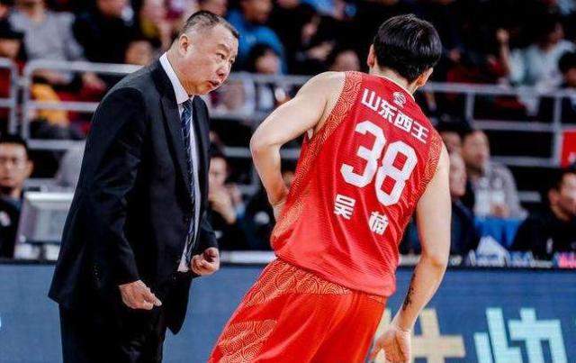 戴琳的心聲，中國男籃的拼搏精神點(diǎn)燃希望之火，中國足球亦需奮發(fā)向前