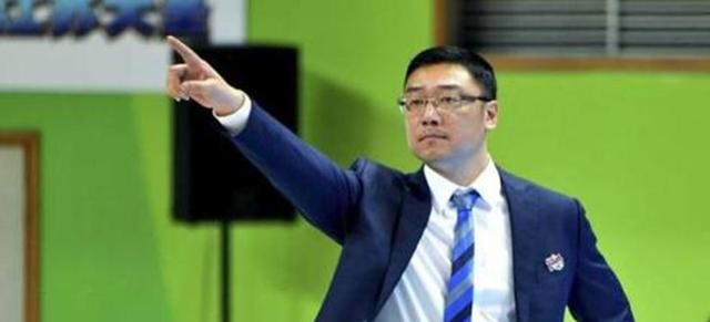 劉鵬，平衡培養(yǎng)年輕球員與贏球，挑戰(zhàn)與機(jī)遇并存