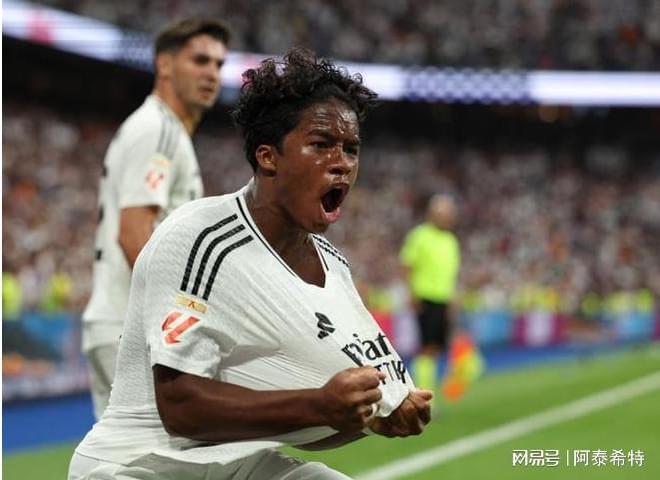 恩德里克旋風(fēng)來(lái)襲，禁區(qū)一條龍?bào)@爆全場(chǎng)——里爾門將英勇?lián)渚然U(xiǎn)為夷