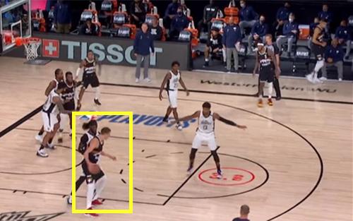 約基奇展現(xiàn)全能風采，半場九投七中斬獲14分7板5助引領賽場風潮