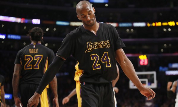 永遠的紫金傳奇！湖人官方連發(fā)15條推文慶?？票壬张c曼巴日