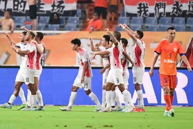 亞冠在即，泰山隊(duì)瞄準(zhǔn)前四，爭(zhēng)冠賽季的密集挑戰(zhàn)與策略布局