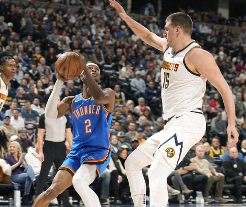 B席薩維尼奧的神奇撲救與若澤薩的迅速反應——NBA賽場上的精彩瞬間