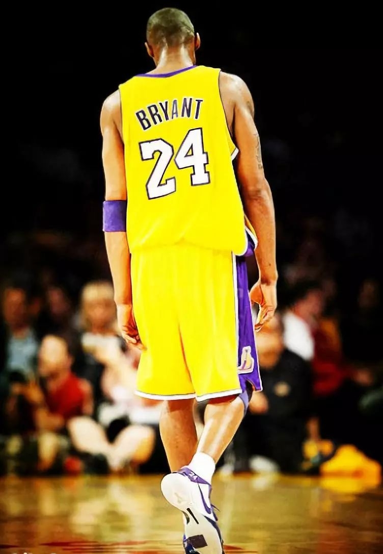 湖人社媒分享科比主題手機鎖屏壁紙，永恒的傳奇，不朽的記憶