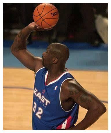 奧尼爾直面畢比，擊敗國王的瞬間，生涯最燃時刻的榮耀與激情