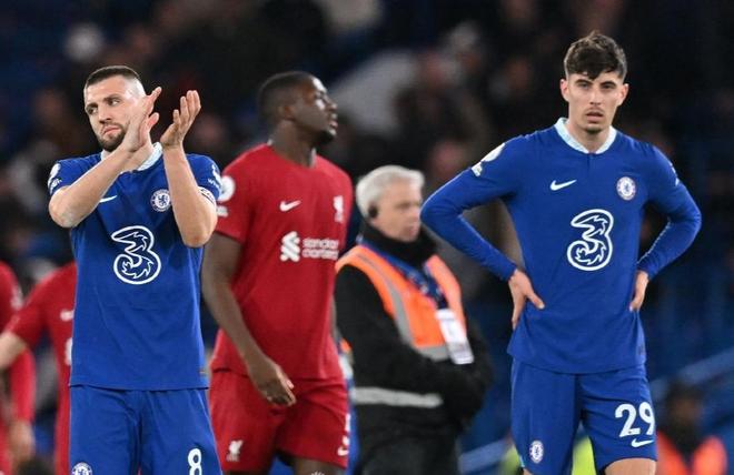 歐冠賽場風(fēng)起云涌，多特領(lǐng)跑群雄，紅軍維拉緊追不舍