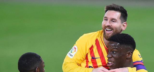 梅西勁射中柱引發(fā)尷尬瞬間，隊(duì)友補(bǔ)射被撲再現(xiàn)摸頭苦笑