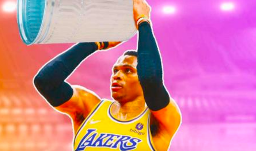 威少上半場(chǎng)表現(xiàn)起伏不定，投籃失準(zhǔn)，失誤頻發(fā)，球隊(duì)陷入困境