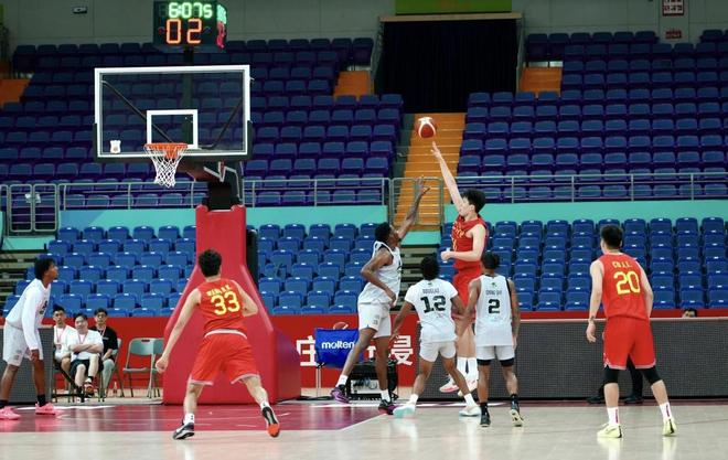 郭士強(qiáng)率領(lǐng)年輕之師，勝利強(qiáng)心劑，中國(guó)籃球的新動(dòng)力