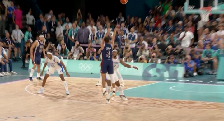 中國(guó)新星朱正曬與庫(kù)里夢(mèng)幻聯(lián)動(dòng)，仿佛夢(mèng)境中的籃球奇緣