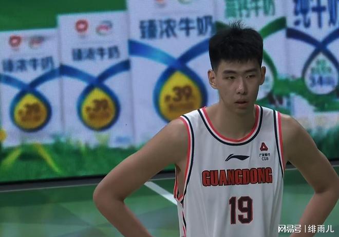 擠走胡明軒！廣東隊新老大塵埃落定，杜鋒親自保駕護航，未來可期