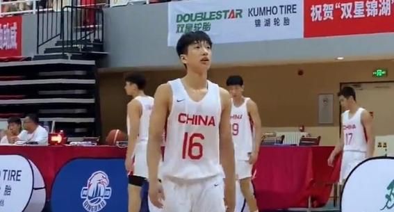 擠走胡明軒！廣東隊新老大塵埃落定，杜鋒親自保駕護航，未來可期