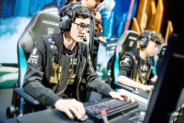 前教練謝天爆料，DSS將全面碾壓對手，6圖對戰(zhàn)4am上演激烈跳點爭奪戰(zhàn)