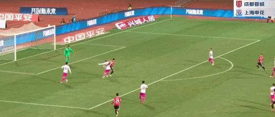 蓉城亞冠首球閃耀！楊明洋霸氣頭球破門，羅慕洛精準(zhǔn)角球助攻點燃全場