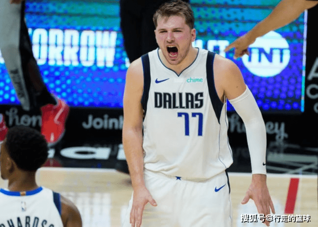 東契奇右膝挫傷，傷情更新顯示并不嚴(yán)重——來自NBA流言板的最新消息