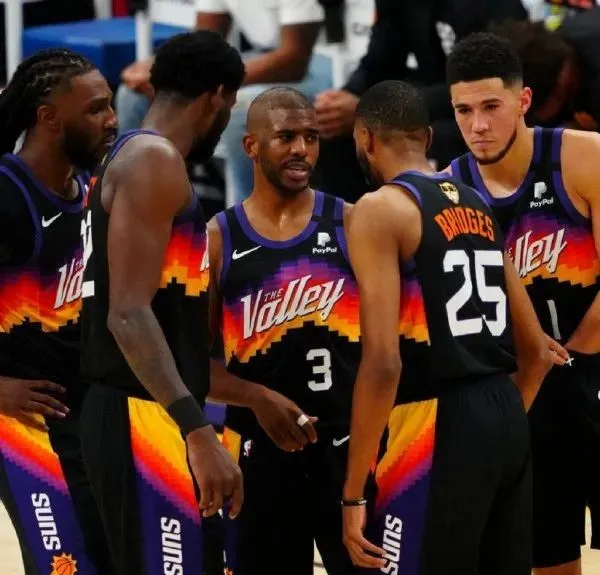 阿賈閃耀NBA，統(tǒng)治力鑄就八連勝，32分12板5帽超越傳奇男友熱巴