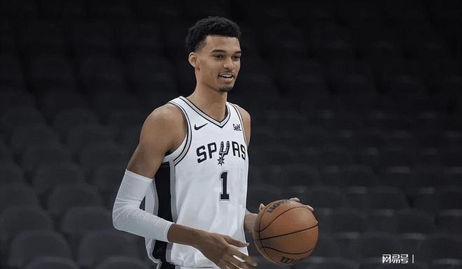 奧斯曼預(yù)言，文班亞馬或?qū)⒁粌赡陜?nèi)成為NBA代言人