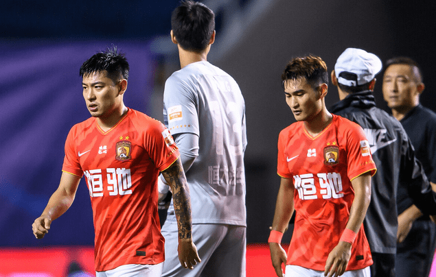 時(shí)光飛逝，何小珂與黃博文的重逢喚起NBA歲月回憶