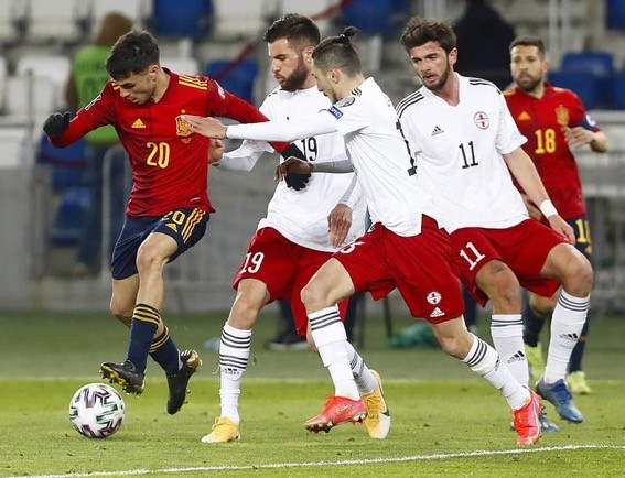 錯過之星！亞馬爾與皇馬的神秘接觸，巴薩簽約背后的故事揭秘