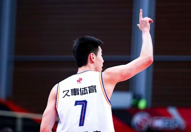 從沉睡中覺醒的籃球新星，桑喬在多特的首效之旅